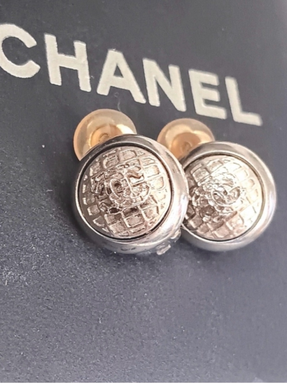 CHANEL Metallic Silver and Cream Quilted Leather Shoulder Bag &
CHANEL EARRINGS - Picture 7 of 13